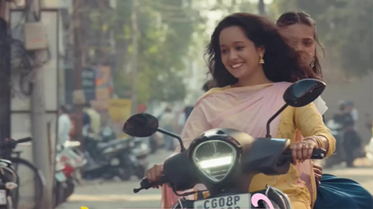 ​Sarkari-Damad​DB