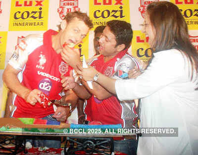 Cricketers @ promotional event