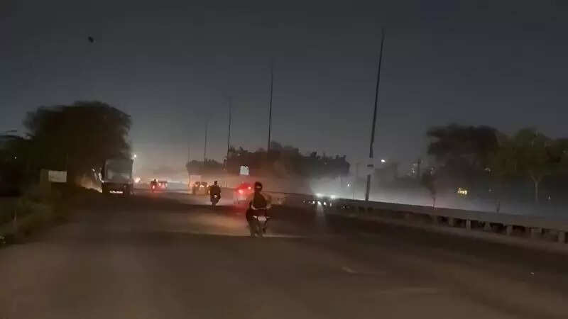 Poor lighting, rough patches: Travel on Upper Dwarka Expressway stretch a nightmare