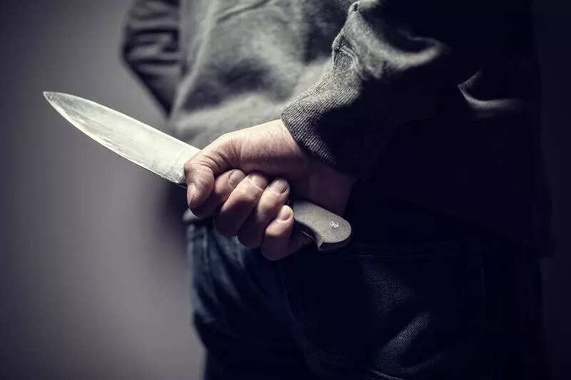After crash, trio threatens police with knife & flees