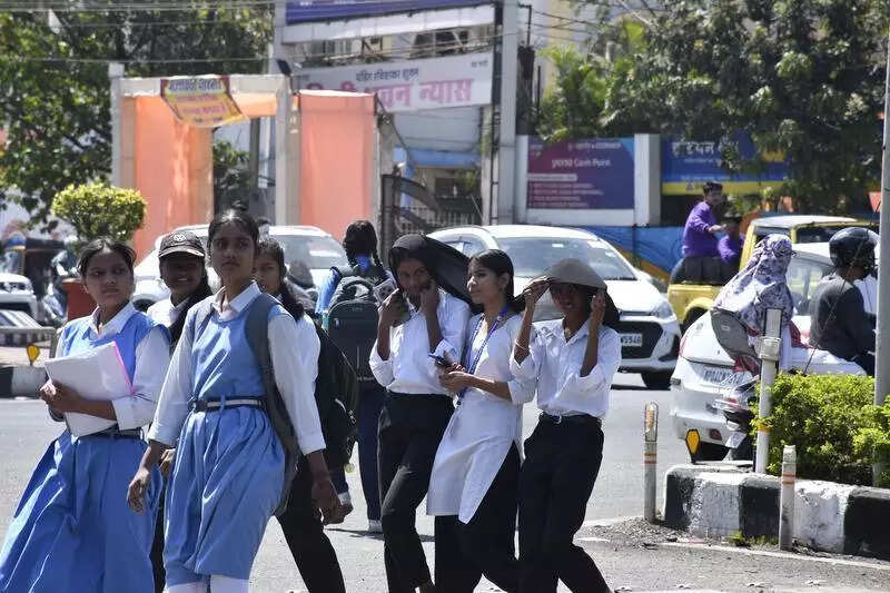 City sizzles at 36&deg;C amid summer heat