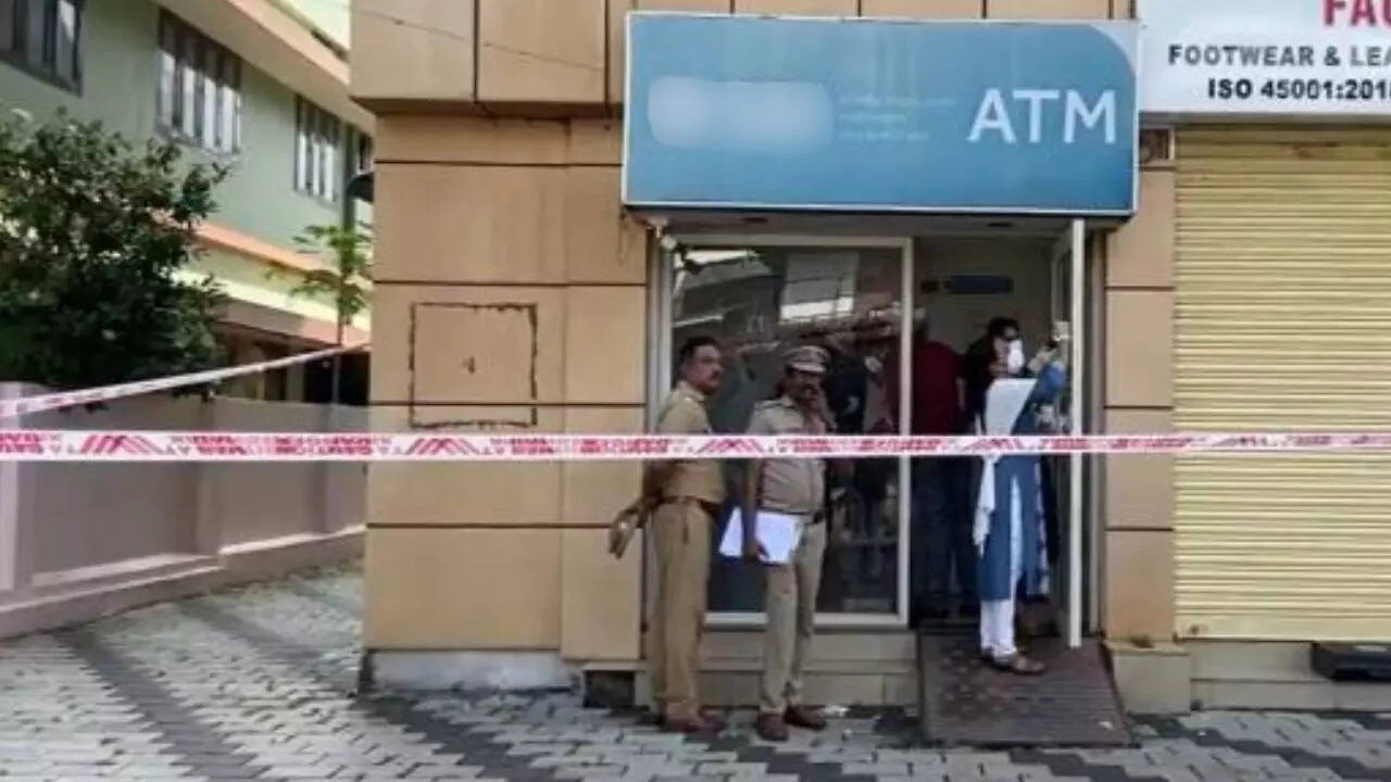 Mob attacks policemen, stops them from arresting ATM robbery suspect in Haryana's Nuh