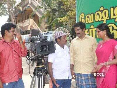 On the Sets: 'Nijam Nizhalagirathu'