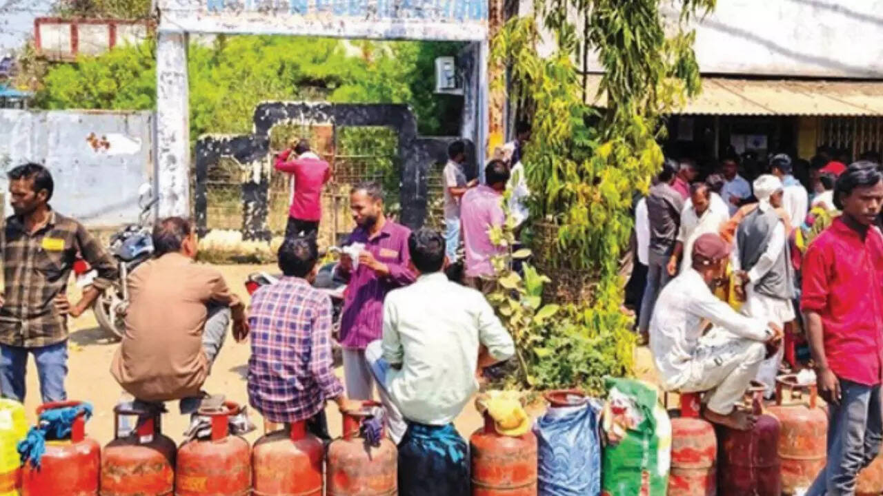 Gas agencies in Bhopal and Indore to remain open today