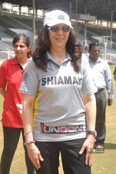 Salman, Rani @ 'Junoon' match