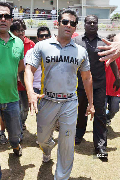 Salman, Rani @ 'Junoon' match
