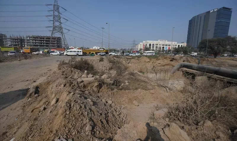 Road dividing Gurgaon sectors 75 & 76 to stay shut for a month as GMDA lays drain