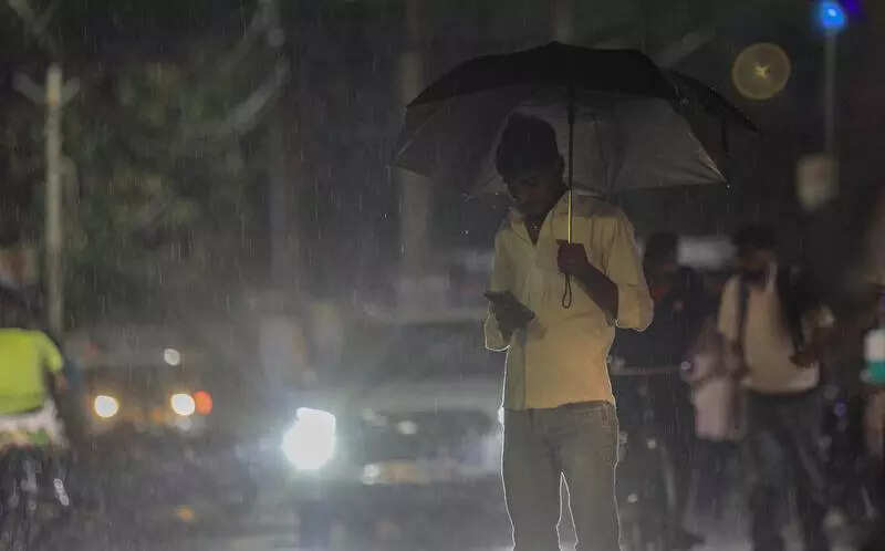 Stormy spell cools Gurgaon, expect more rain, gusty winds for two more days