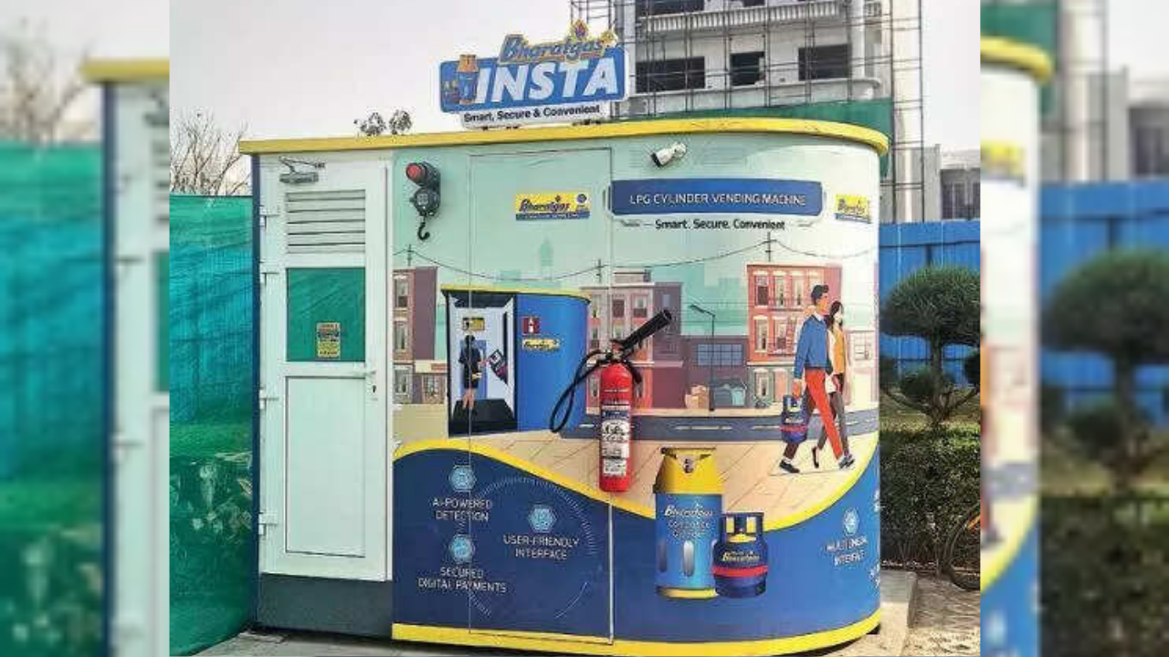 Pay & exchange empty cylinder: Gurgaon gets NCR&rsquo;s 1st LPG vending machine; know all about ATM