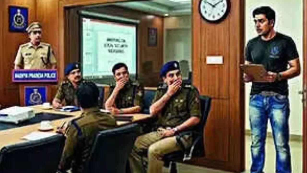 'Indiscipline': Constable turns up in jeans for meet, 3 cops face heat in Madhya Pradesh