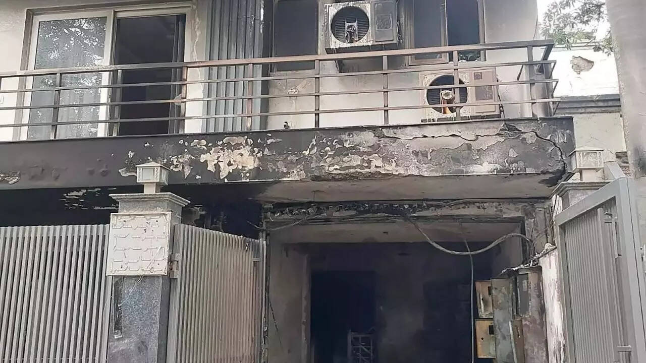 Fire breaks out at Gurgaon Sector 28 guest house, four rescued from burning building