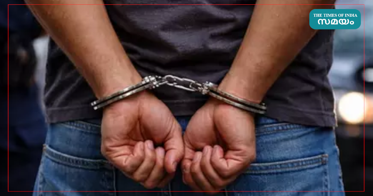 3 held for looting unconscious biker near city