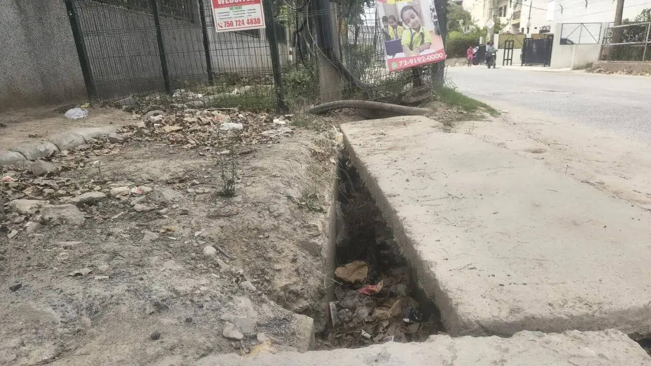 Gurgaon Sector 23A drain choked, residents brace for another flooded monsoon