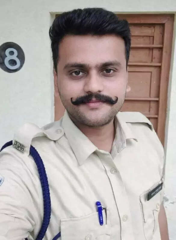 Cop dies in late-night crash with parked truck in Raisen