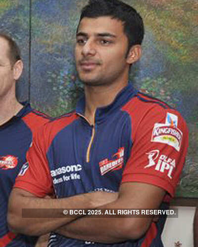 Delhi Daredevils players @ Fortis event