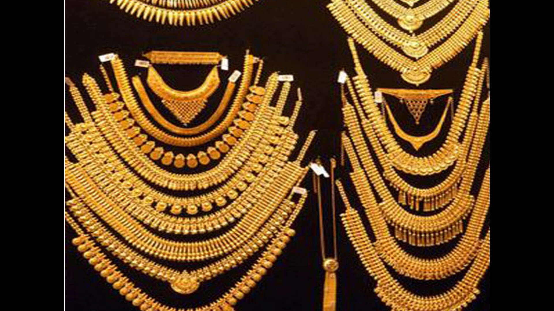 Gold ornaments stolen from house at Kadamba plateau