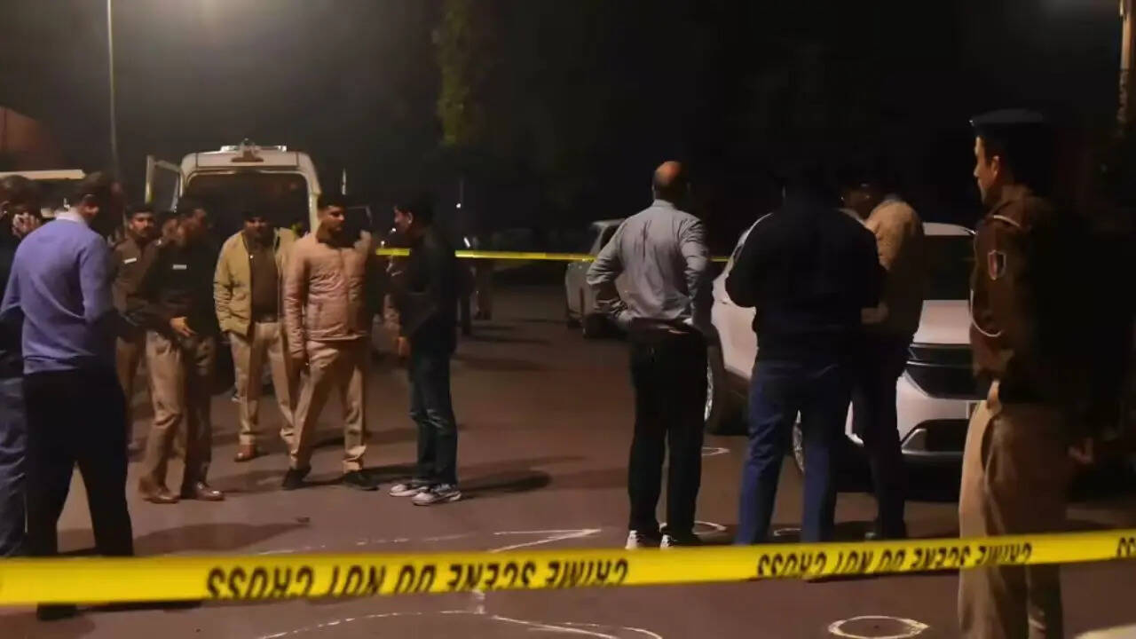 Gurgaon horror: Man strangles wife to death, then hangs himself; 6-year-old son finds body