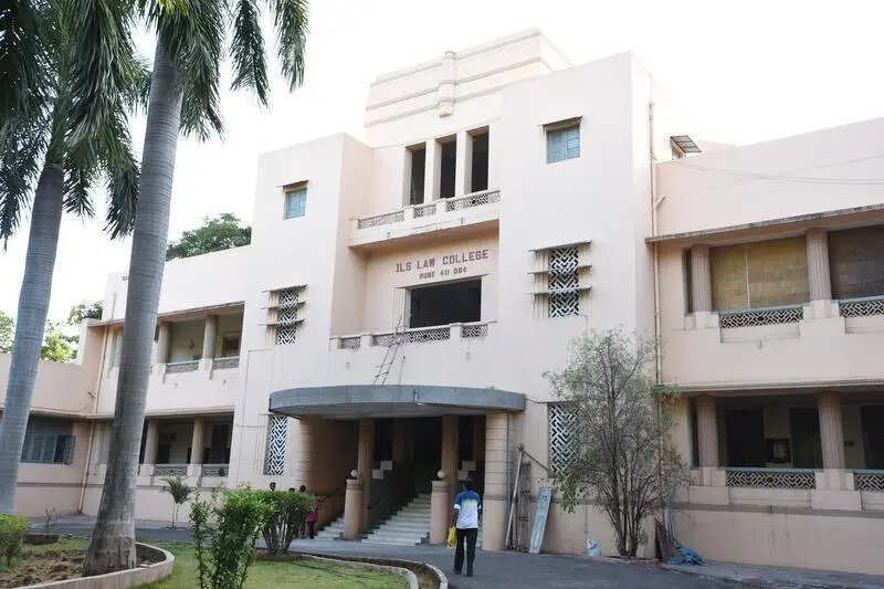 More students of Pune&rsquo;s ILS Law College seek refund of &lsquo;excess fees&rsquo;