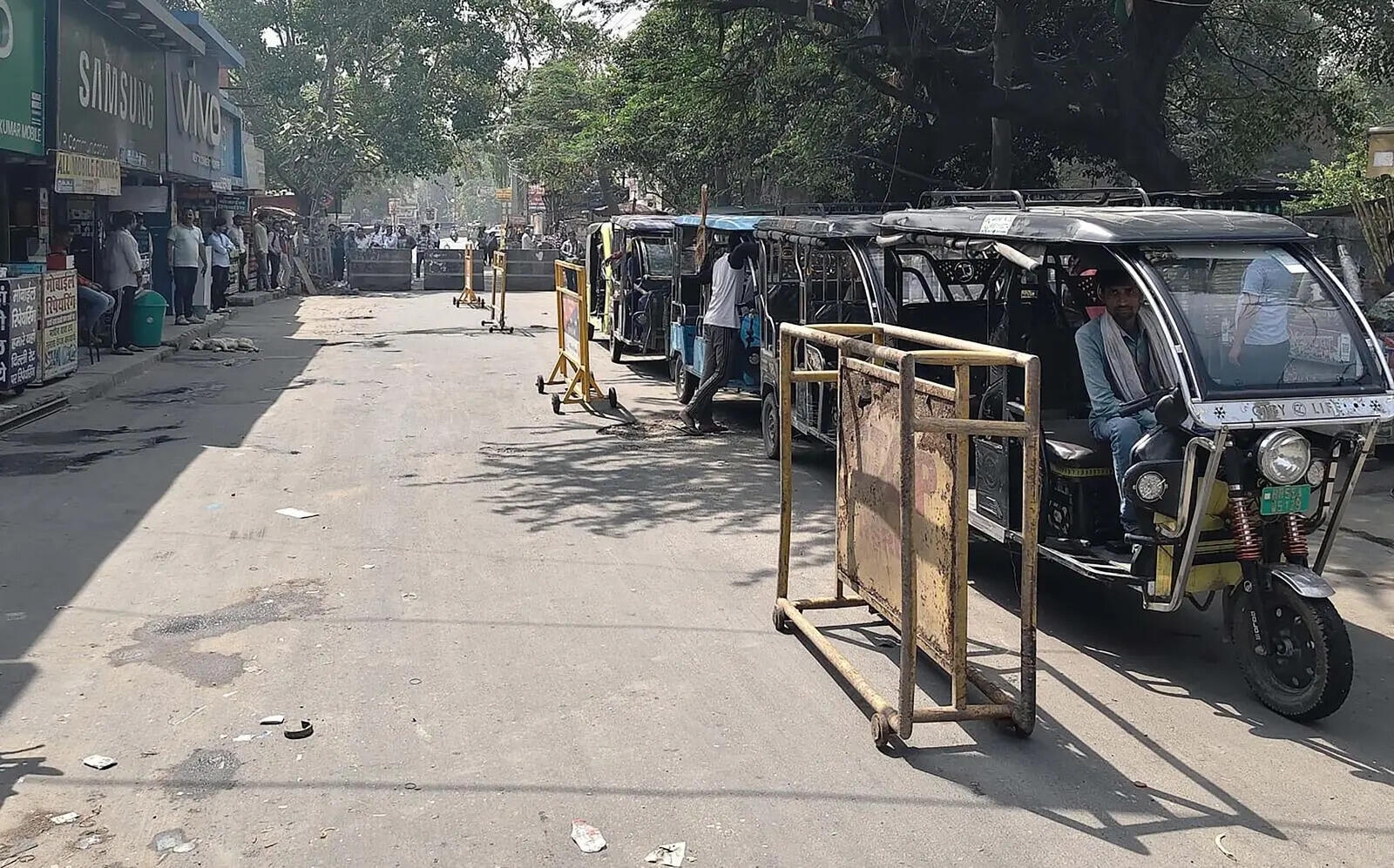 Pick-and-drop e-rickshaw lane trial starts at Agrasen Chowk in Gurgaon, to help cut gridlocks