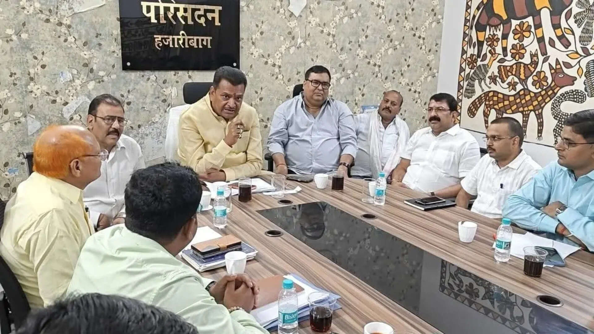 MP raps officials over frequent power cuts in Hazaribag