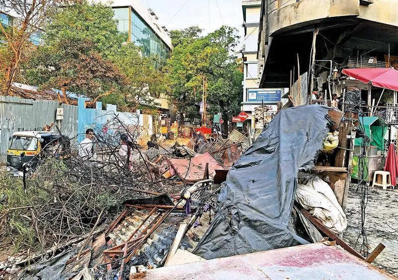 FC Road fire turns spotlight on dangers posed by unregulated stalls and illegal roadside vendors