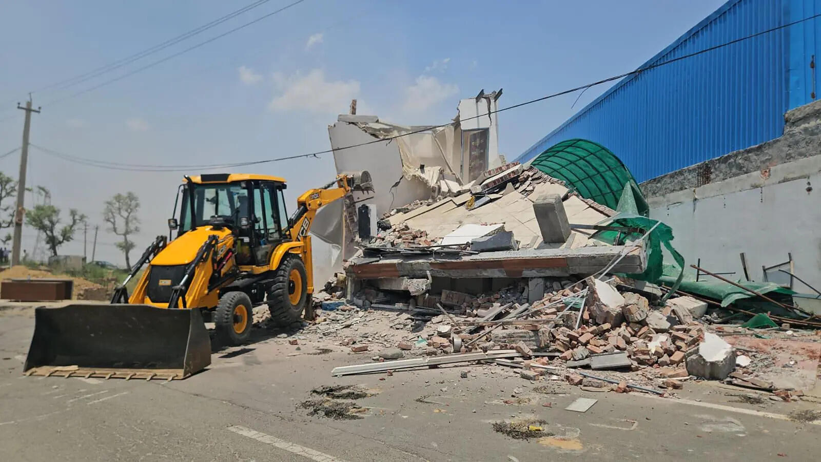 Building linked to land mafia in Gurgaon razed by GMDA