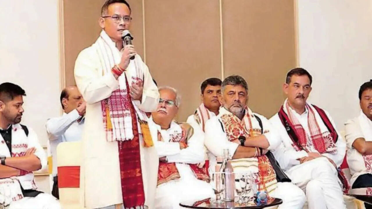 Oppn claims majority in Assam, Congress on alert to protect its candidates from BJP &lsquo;mischief&rsquo;