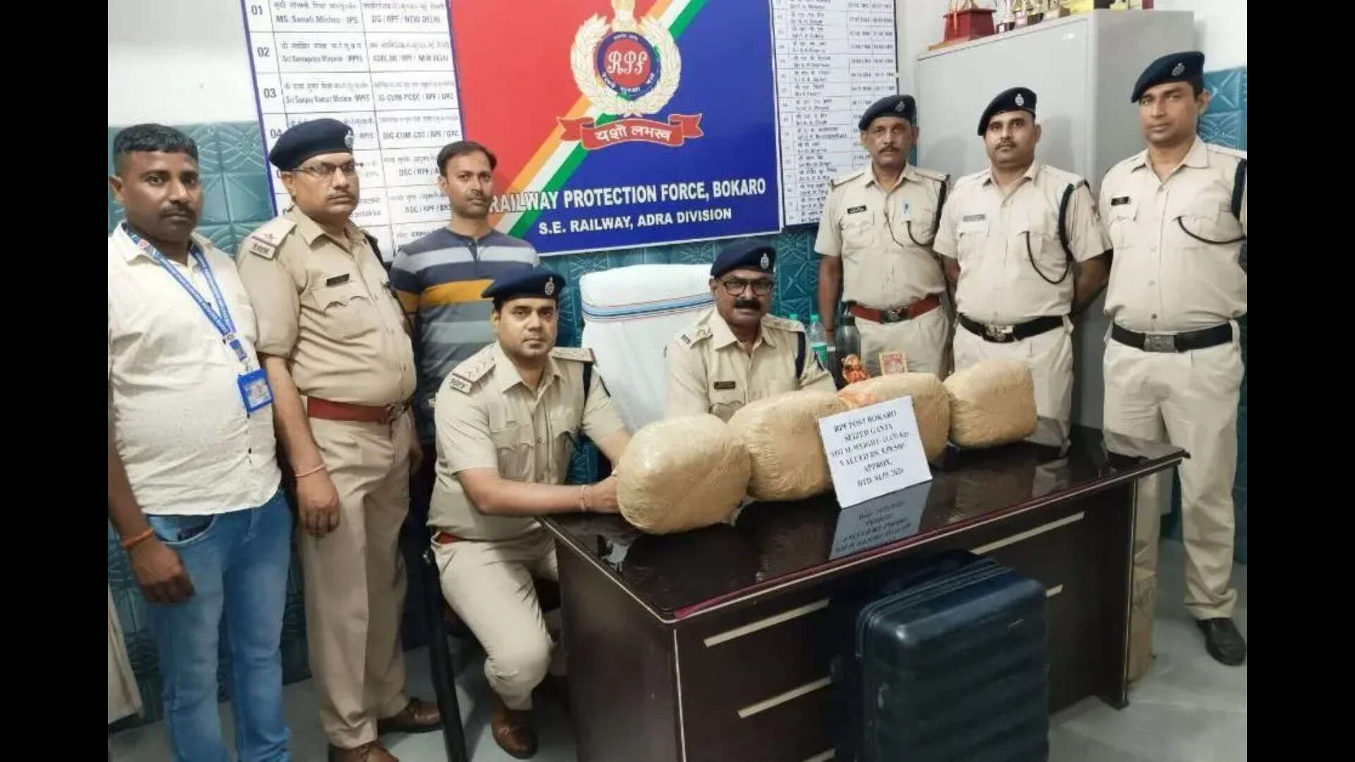 Cannabis worth Rs 5.58 lakh found from unclaimed bag at Bokaro Station