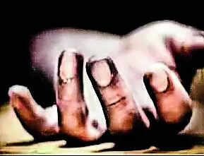 Woman&rsquo;s body brought to hospital, strangulation marks lead to police probe