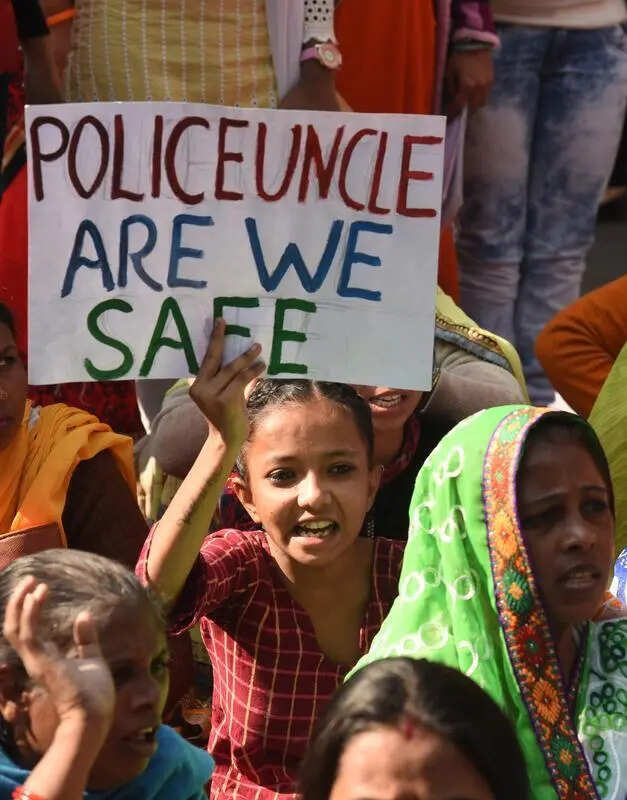 Crowd protests grandfather&rsquo;s attempt to rape 9-yr-old girl