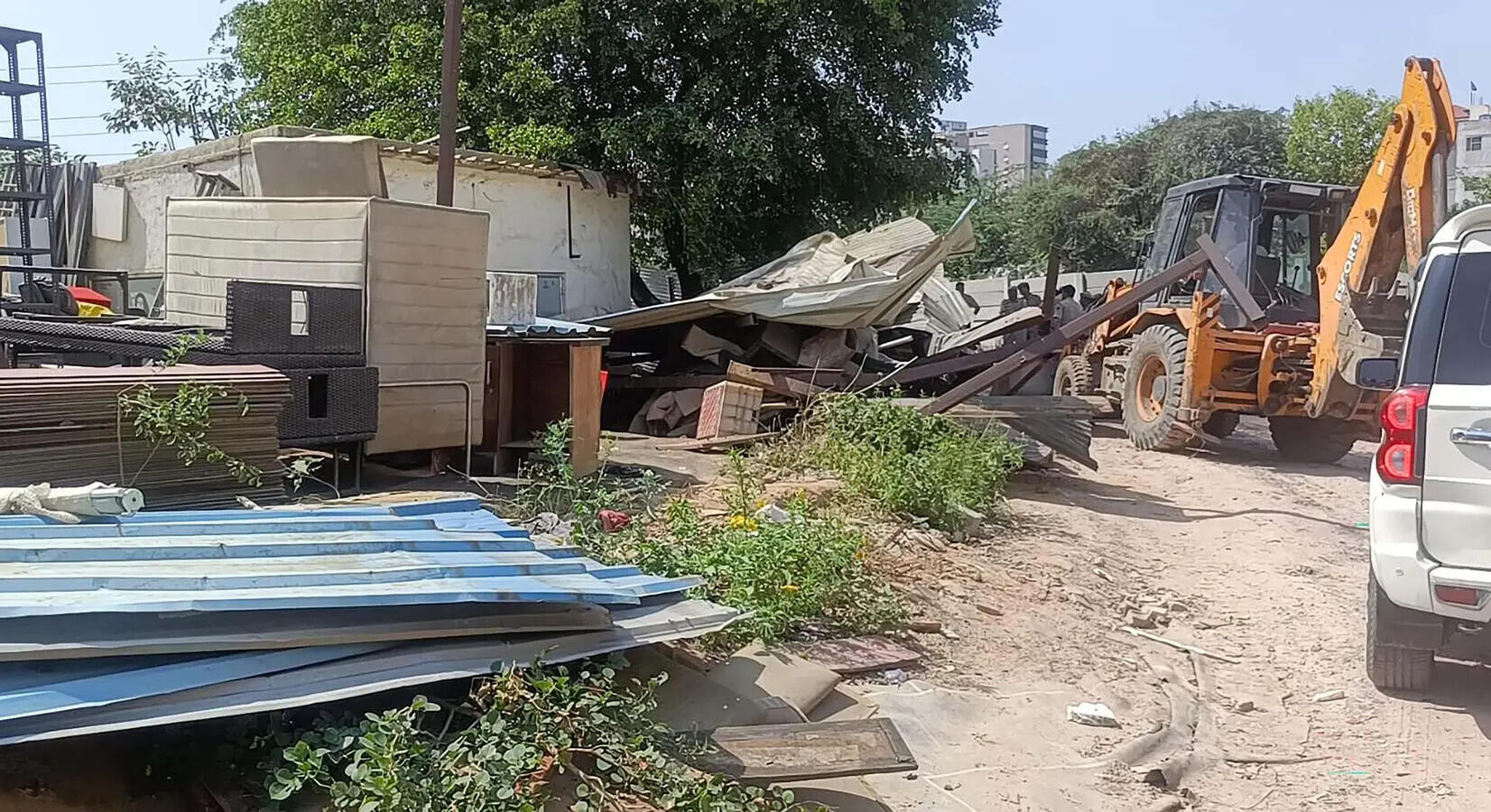 Joint op clears encroachments from govt land