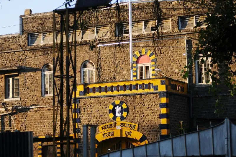 Convict serving life sentence escapes from Yerawada open prison