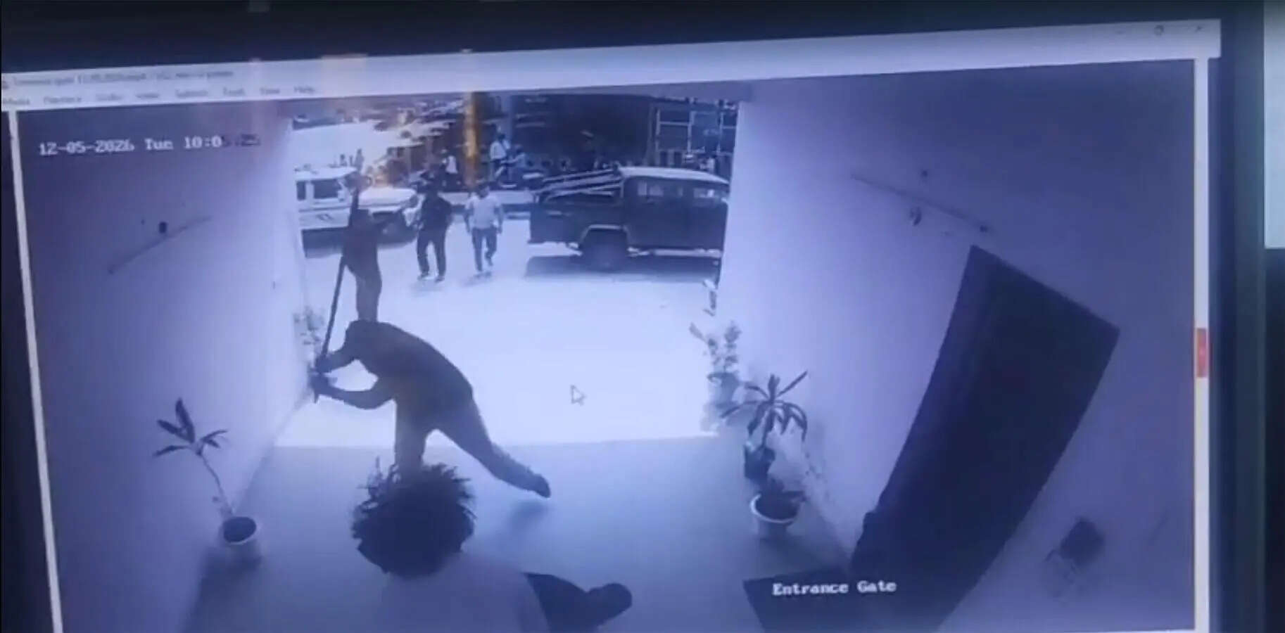 Armed men storm Ghamroj toll plaza, assault staff and vandalise office