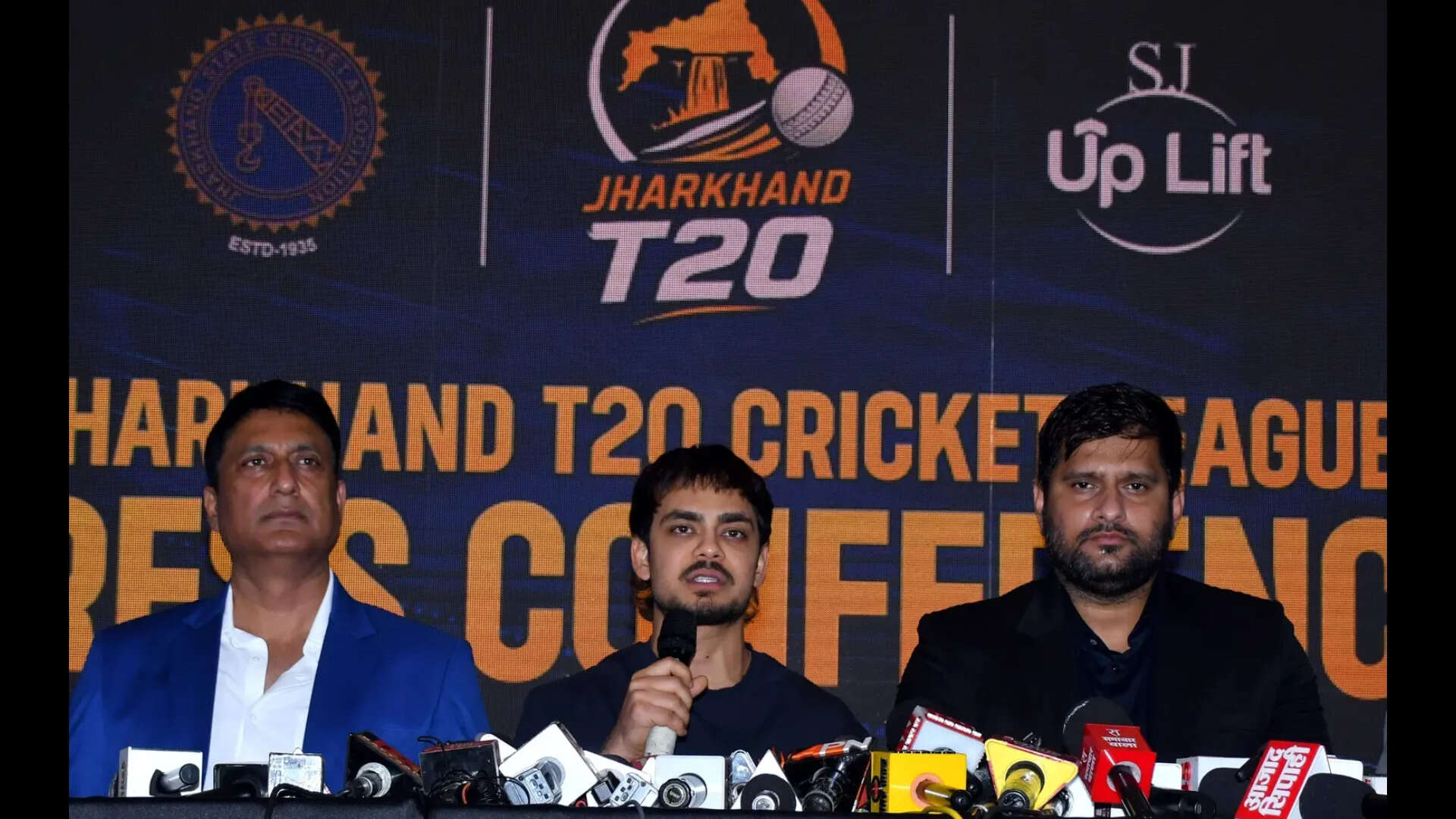 Ishan unveils JT20 trophy