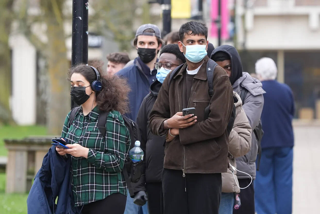 Meningitis outbreak in Berkshire causes panic in three schools