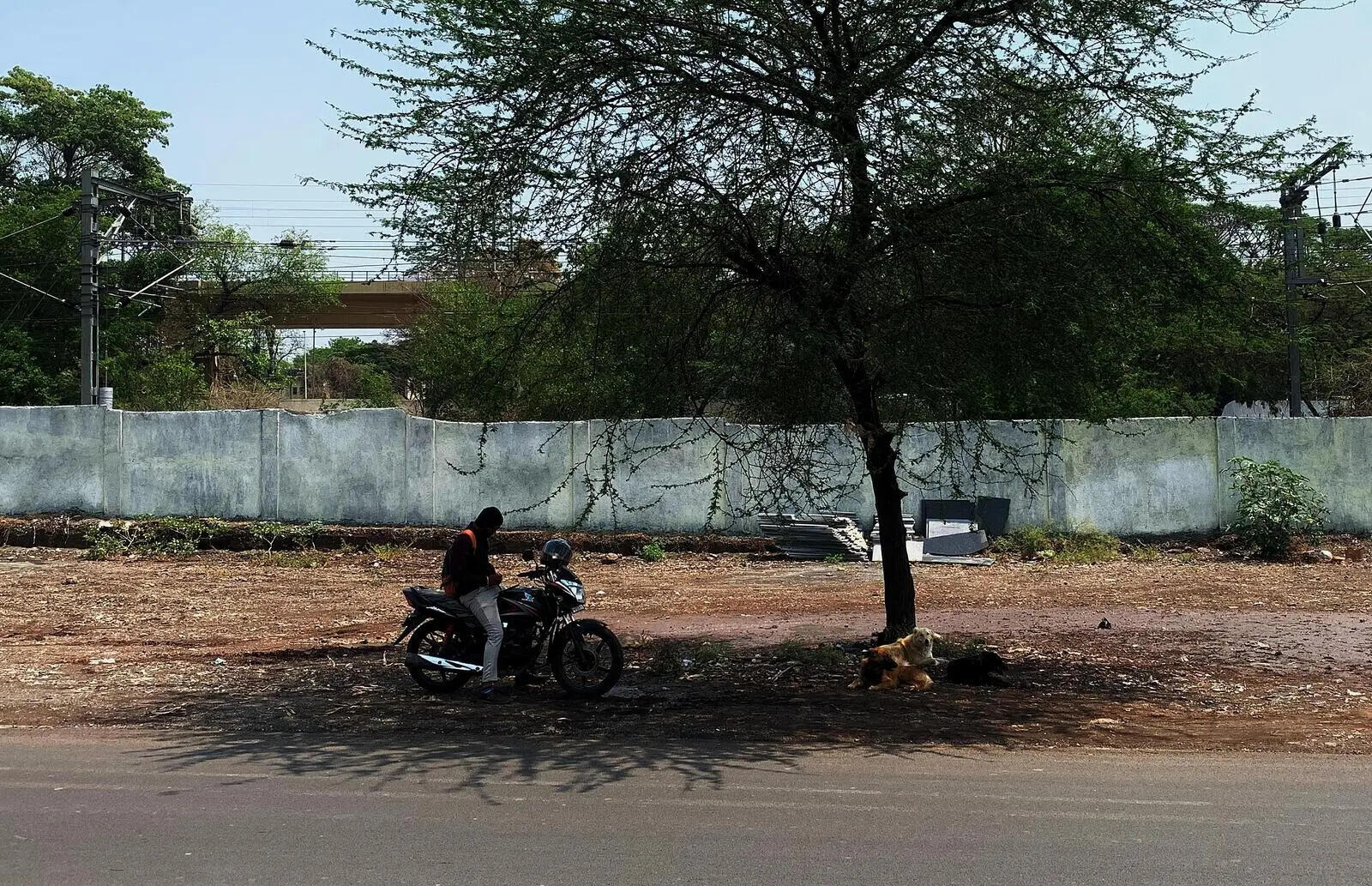 Scorching heat grips Pune, but thundershowers & light rain may bring relief this Friday