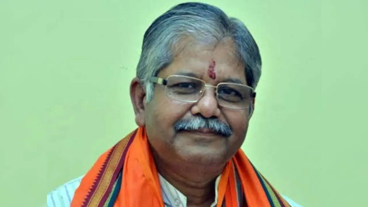 BJP MLA&rsquo;s mobile phone snatched during morning walk in Raipur