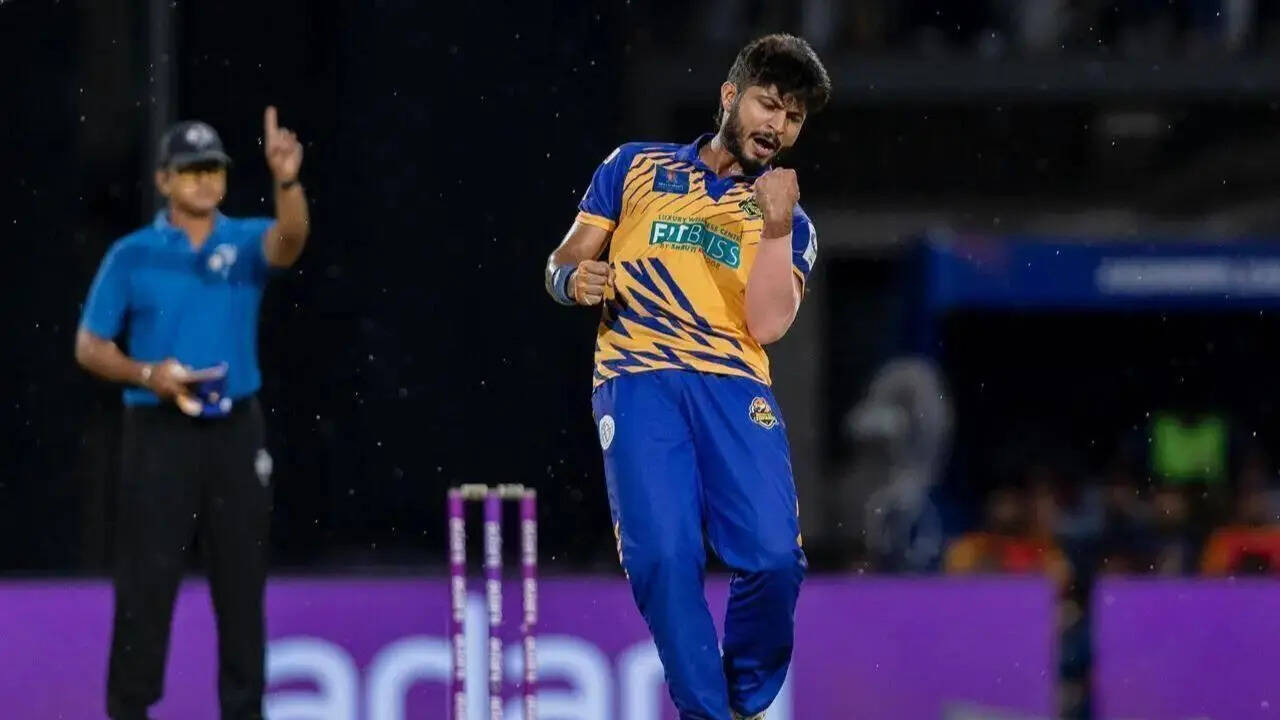 Batting arm hurt in train crash, MP cricketer bowls a &lsquo;doosra&rsquo; to India A