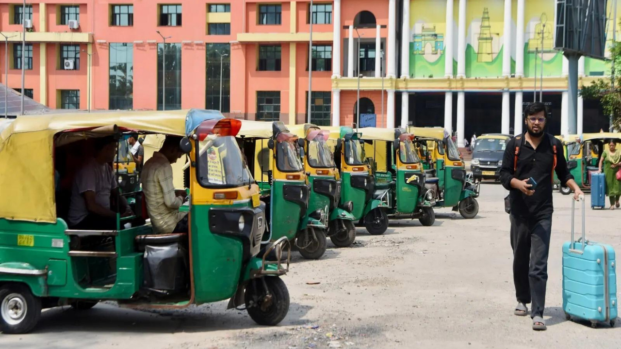 Delhi-NCR Taxi-Auto Strike Live Updates: Commuters hit as taxi, auto unions launch 3-day strike over fares