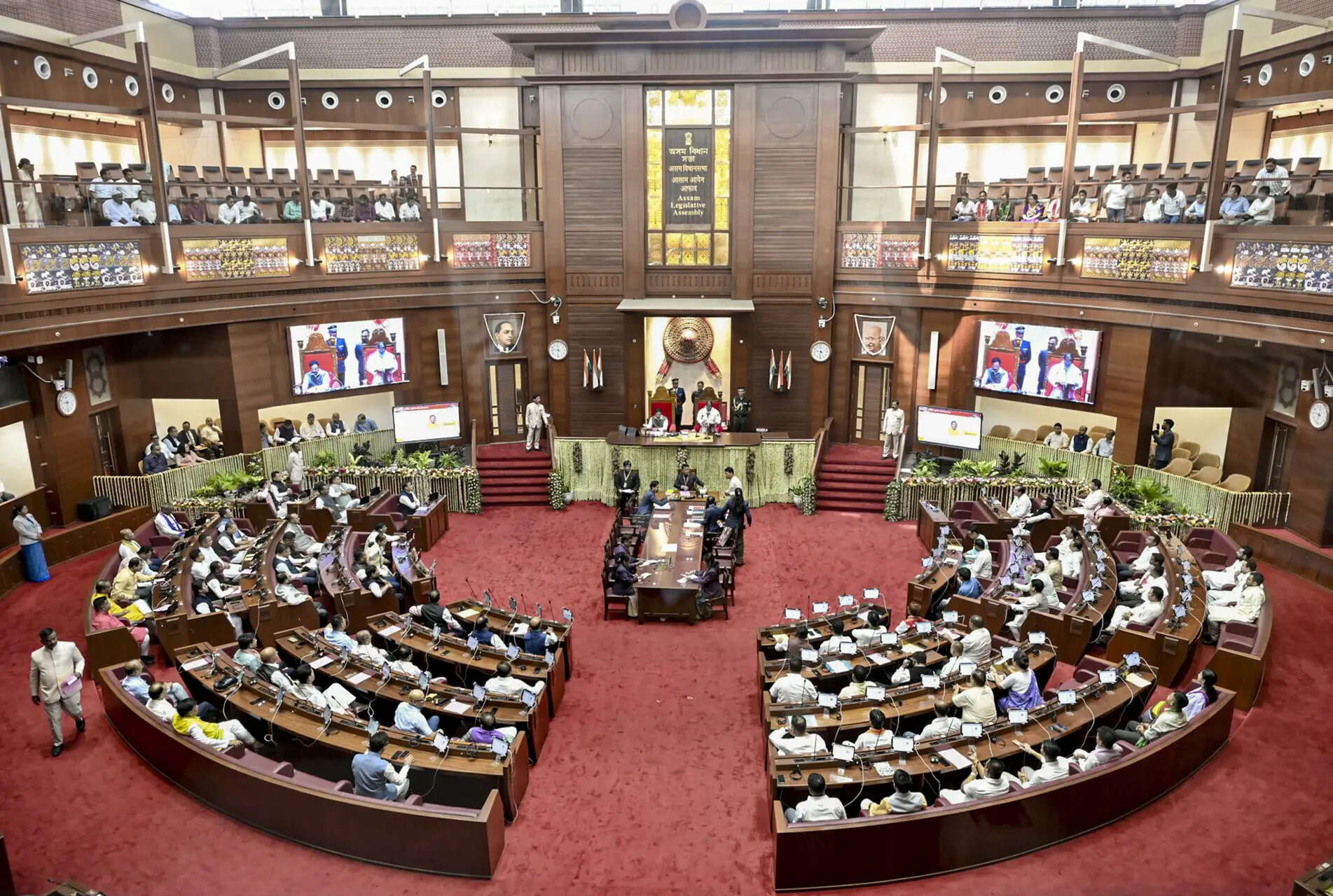 Guv delivers customary speech amid oppn walk-out over inflation
