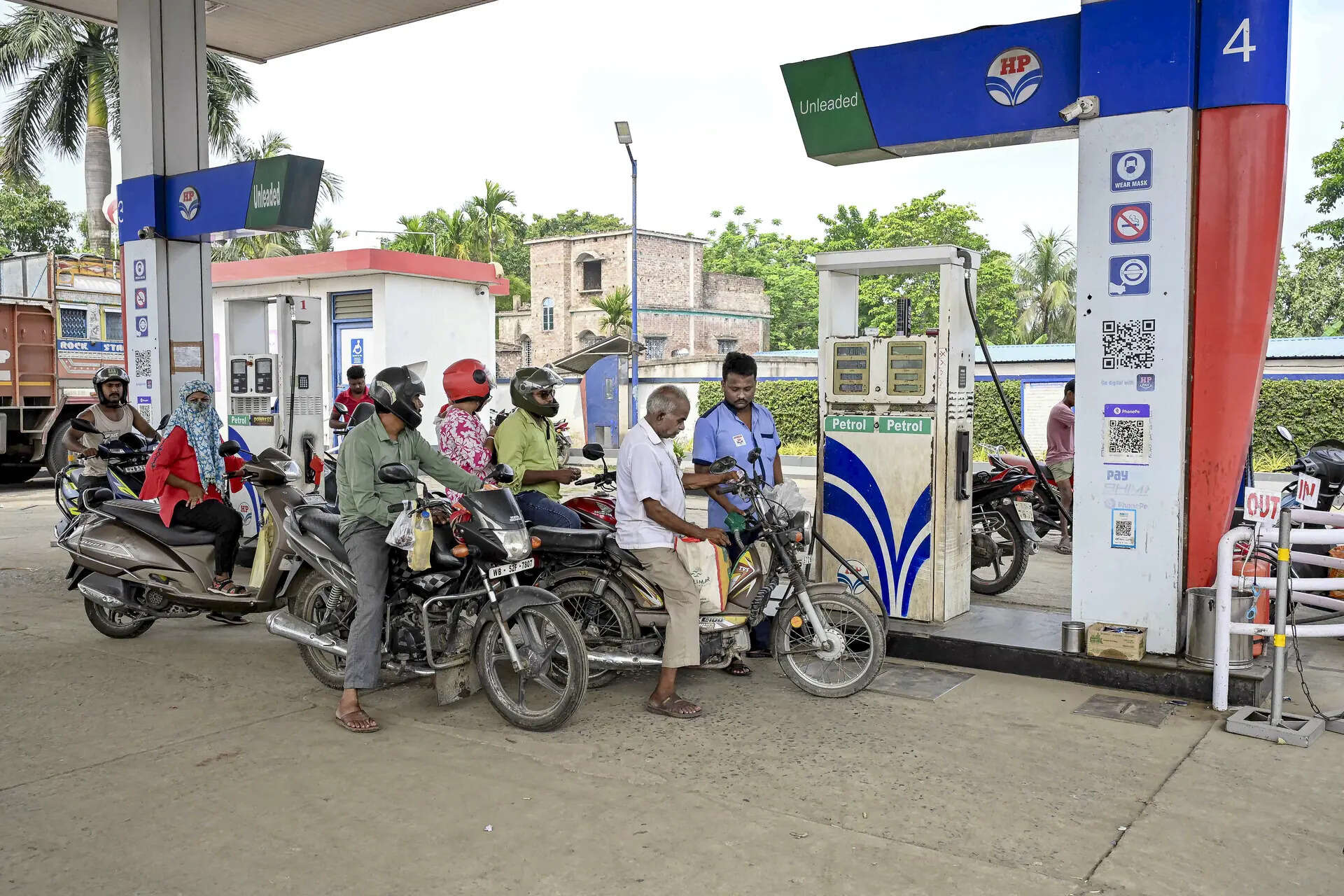 ⛽Pump Pressure! Petrol, Diesel, CNG Prices Climb Again Amid Hormuz Crisis