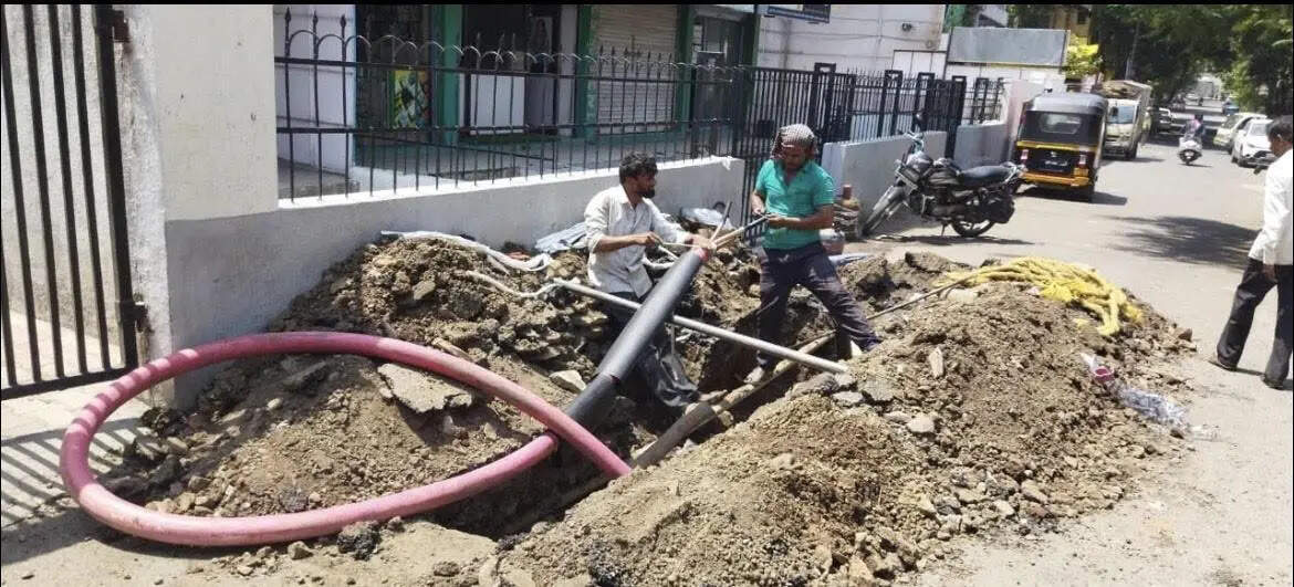 Sporadic power outages give residents sleepless nights, MSEDCL rues absence of ducts along streets in PMC limits