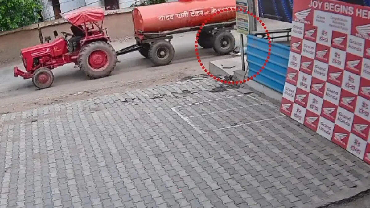 Schoolboy crushed by speeding  tanker in Raipur, dies on road