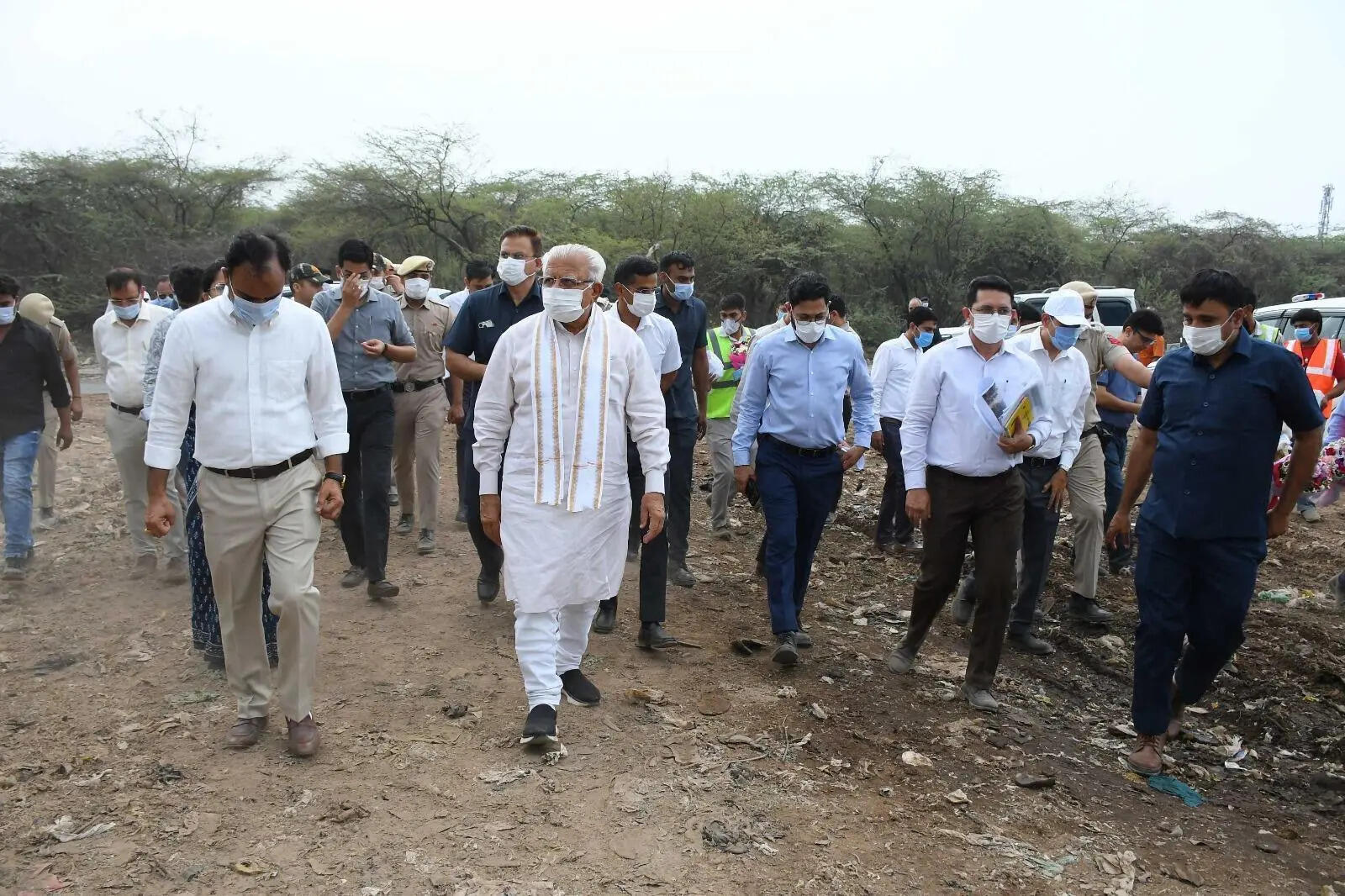 Clear Bandhwari dump in a year, send report daily: Khattar