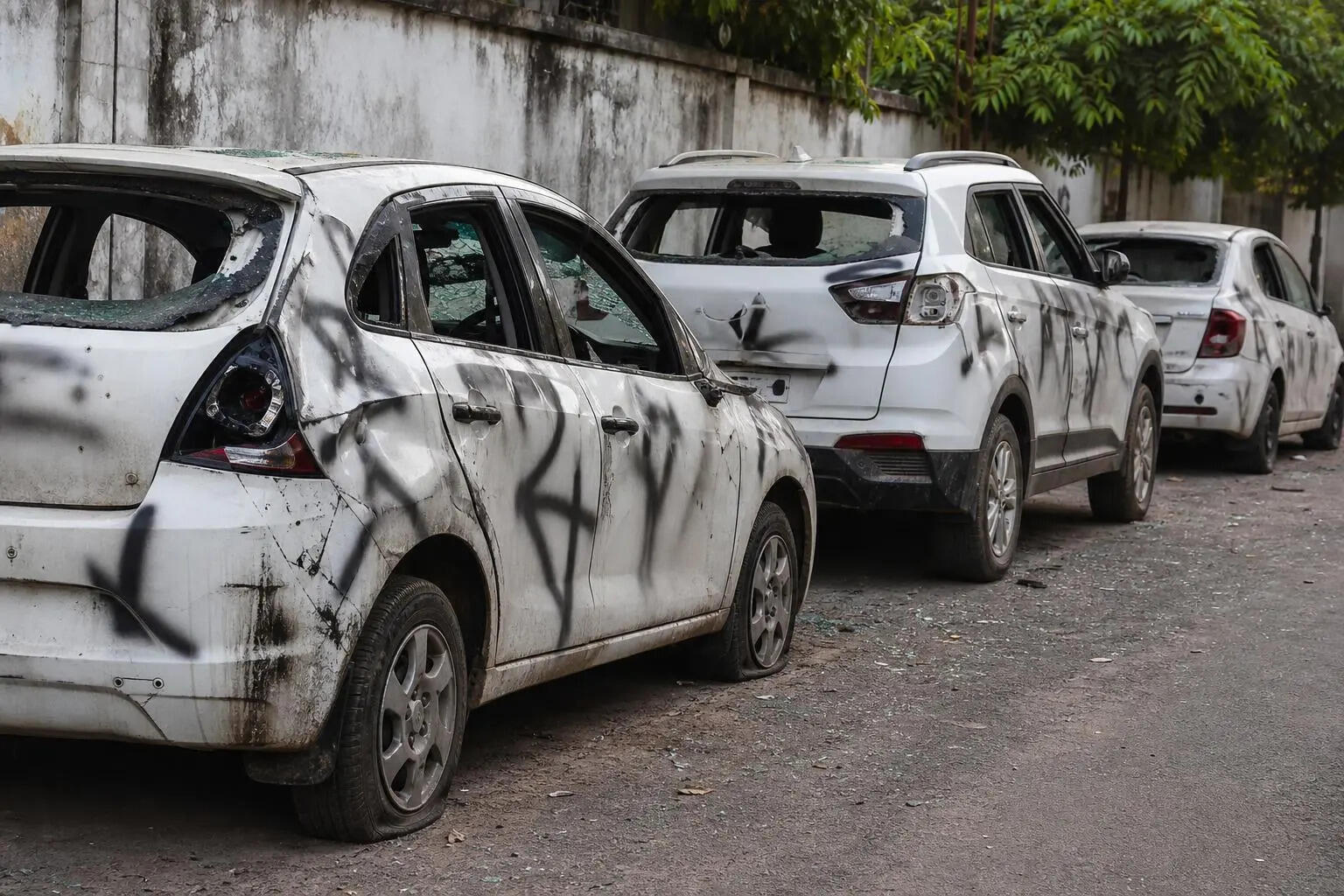 Minors vandalise 3 cars in Janata Vasahat