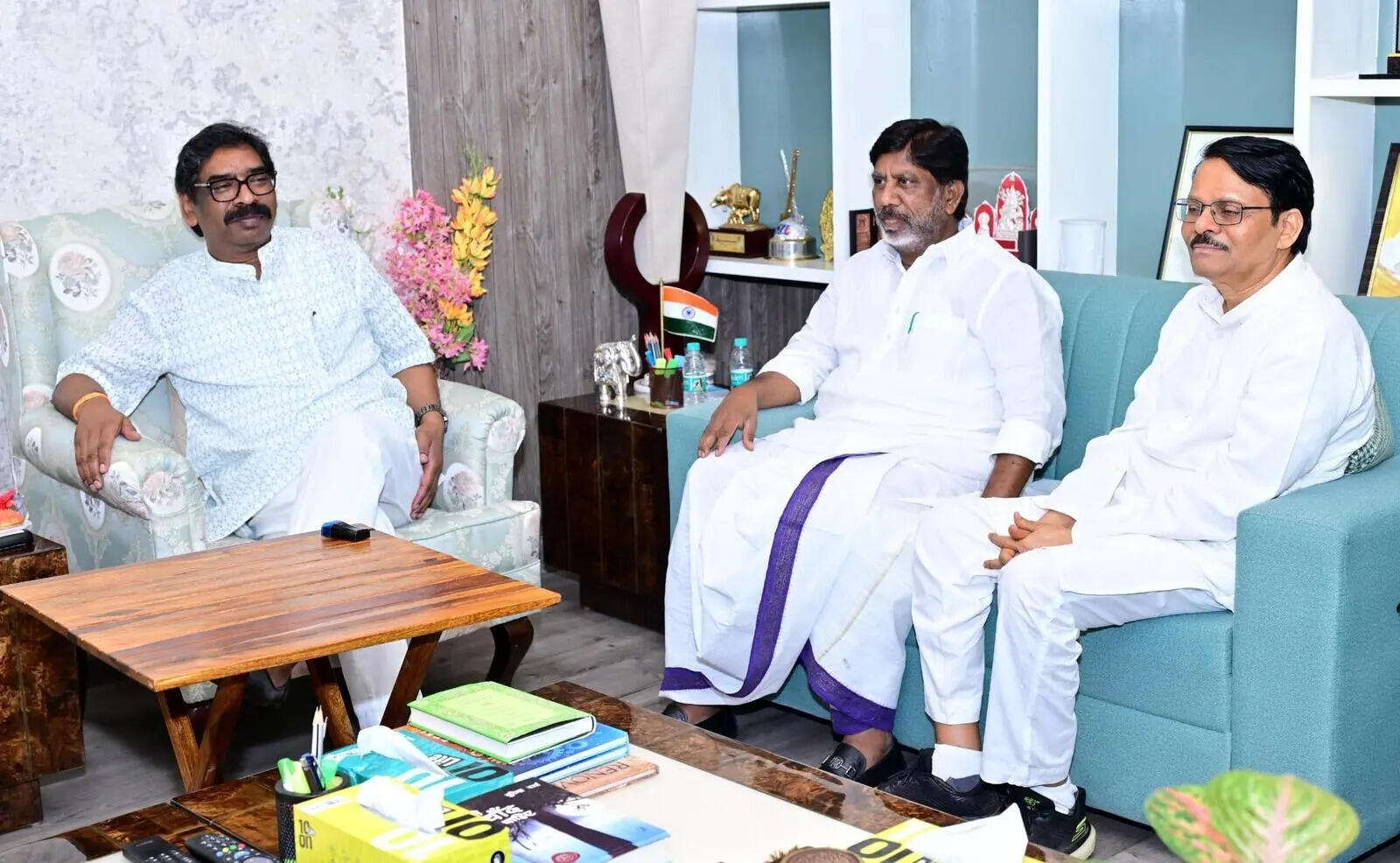 Cong top brass meet Hemant over Rajya Sabha polls, no clarity on seat-sharing yet