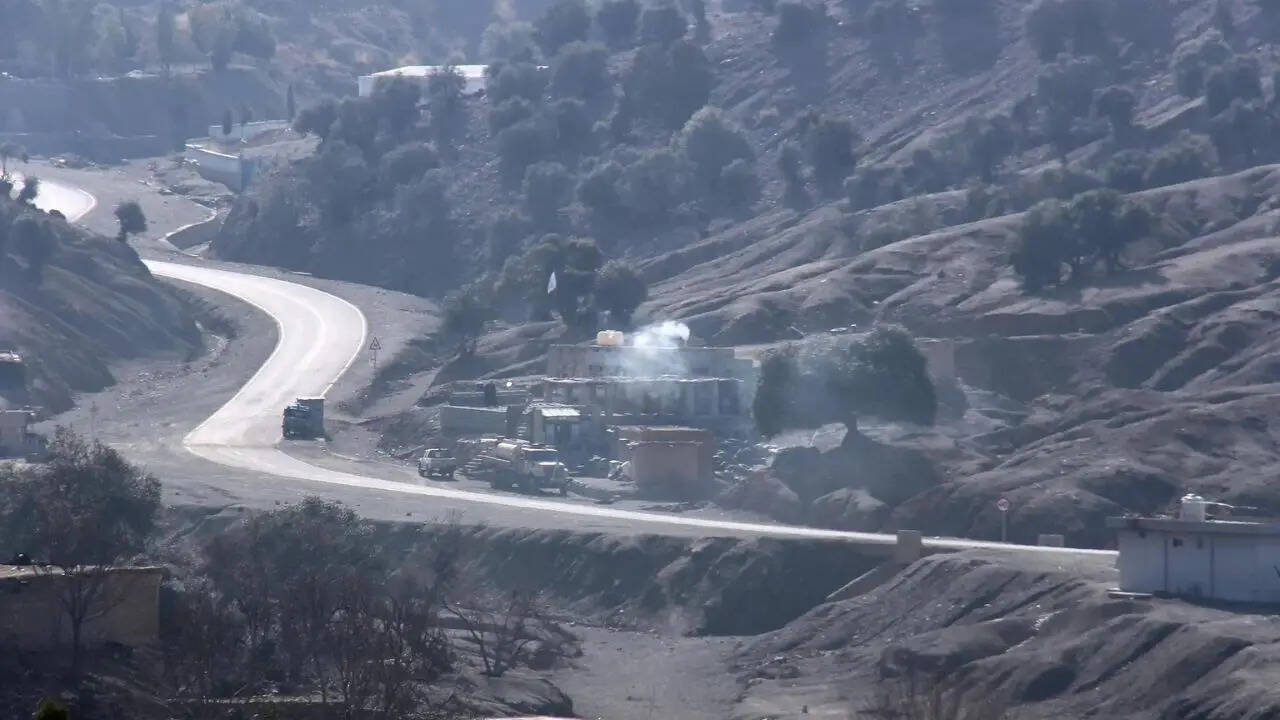 18, including 10 children, killed as truck overturns in Afghanistan