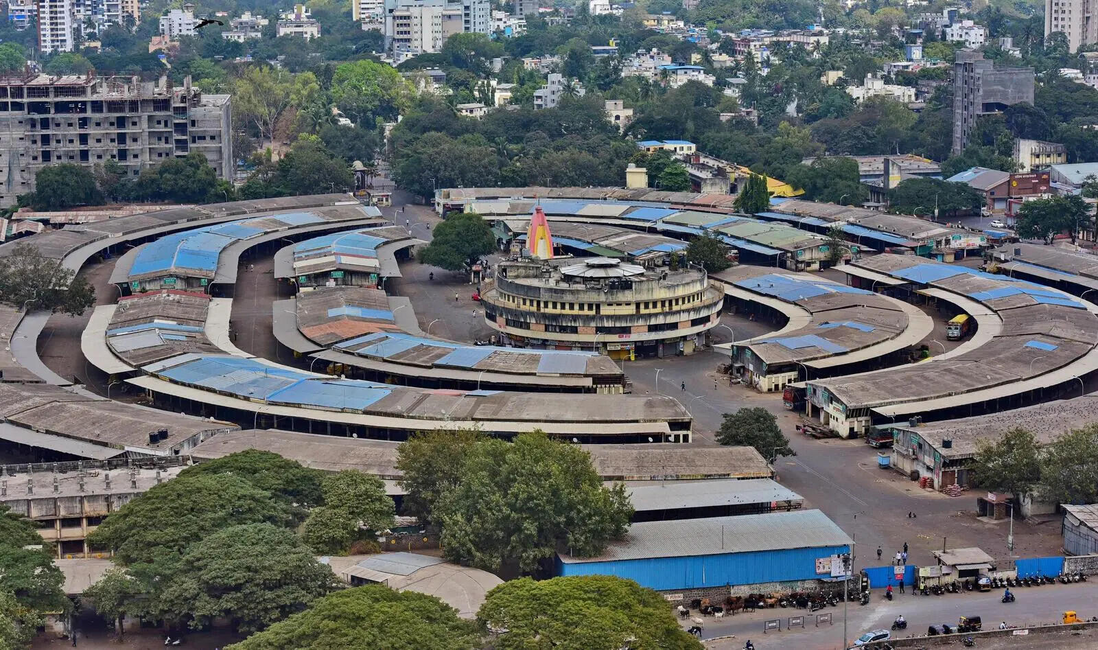Pune APMC&rsquo;s new user charge sparks row, traders threaten indefinite strike from June 13