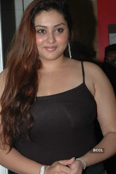 Namitha celebrates her b'day