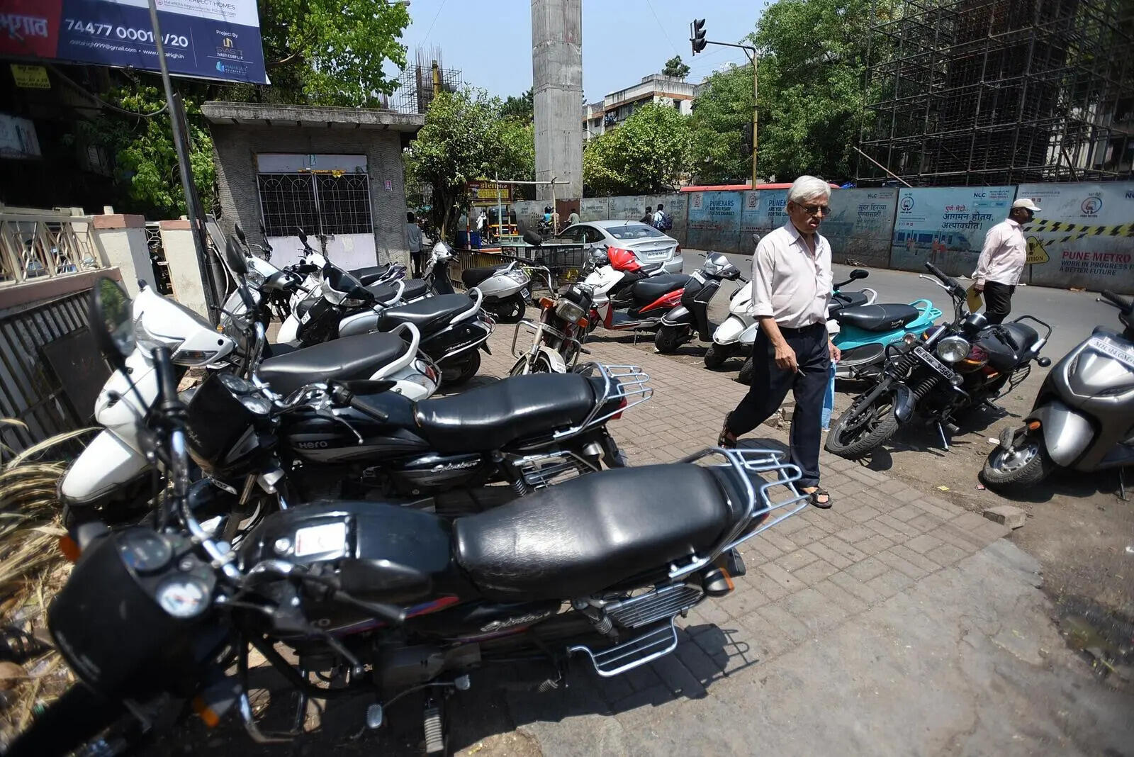 A year after survey, development of public parking spaces near Metro stations yet to gather pace